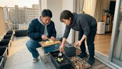 レタスの芯は捨てないで：土に還すときの切り方と、臭い・虫を出さないひと工夫